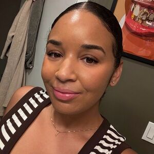 Meet your Posher, Jasmine